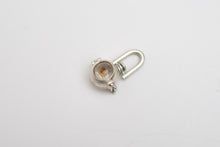 Load image into Gallery viewer, Petroleum Included Quartz with Moving Air Bubble